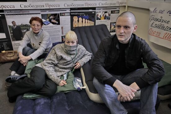 Sergei Udaltsov on hunger strike to support Oleg Shein