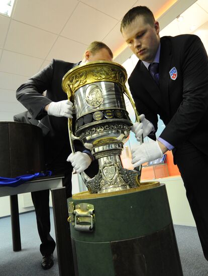 Gagarin Cup sent to Omsk