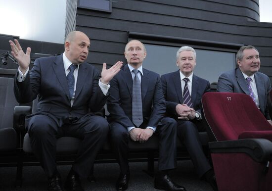 Vladimir Putin visits Moscow planetarium