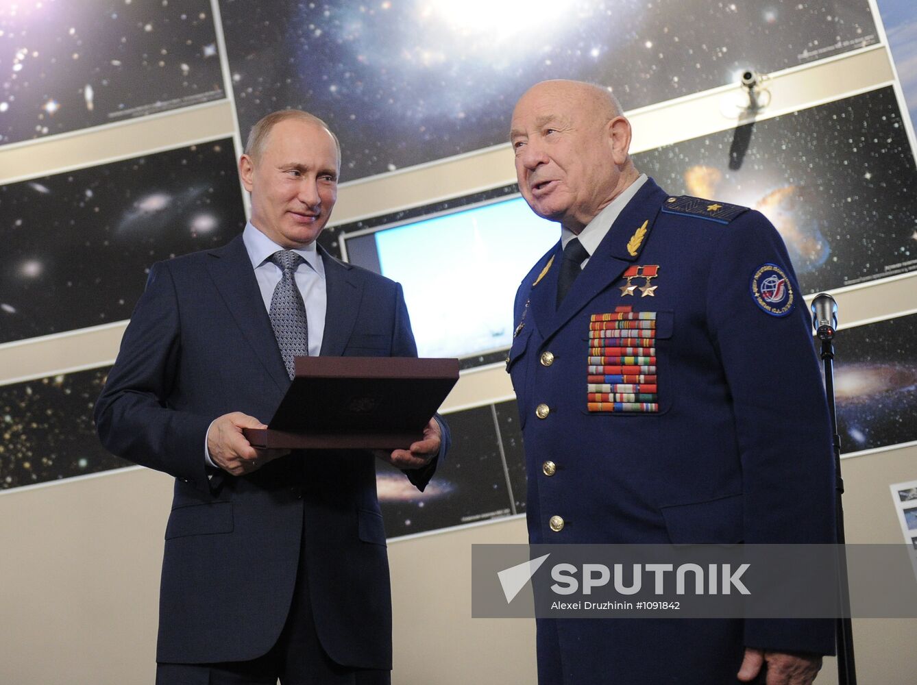 Vladimir Putin visits Moscow planetarium