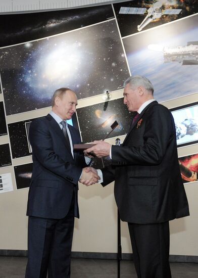Vladimir Putin visits Moscow planetarium