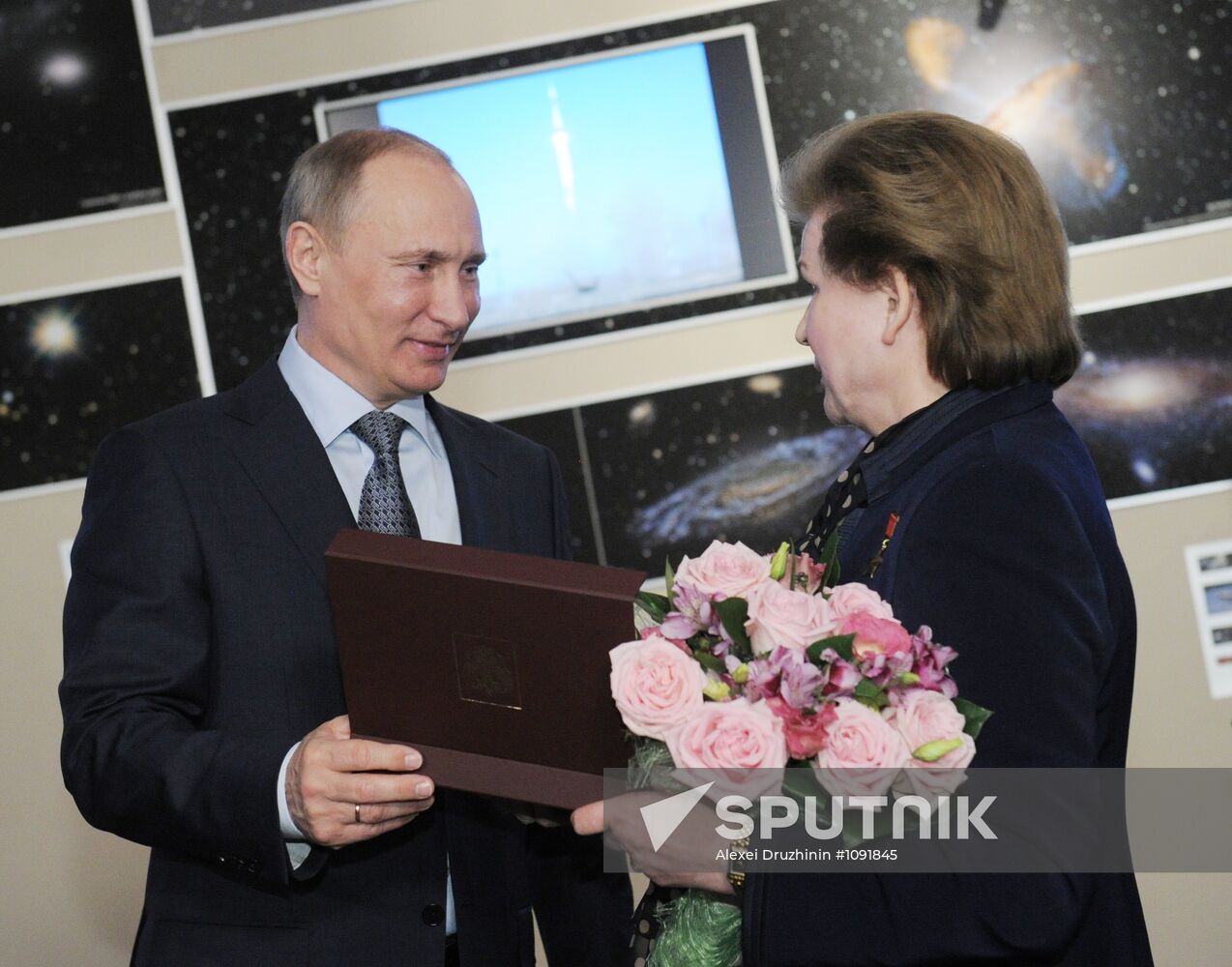 Vladimir Putin visits Moscow planetarium