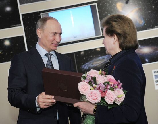 Vladimir Putin visits Moscow planetarium