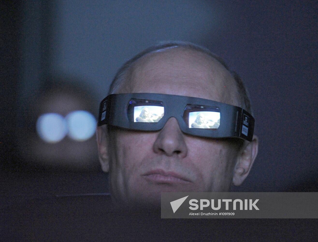 Vladimir Putin visits Moscow planetarium