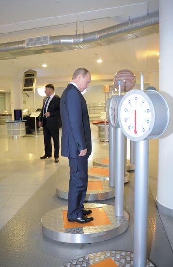 Vladimir Putin visits Moscow planetarium