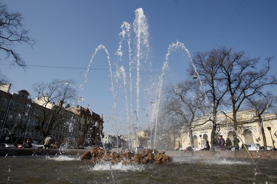 Fountain season starts in St. Petersburg