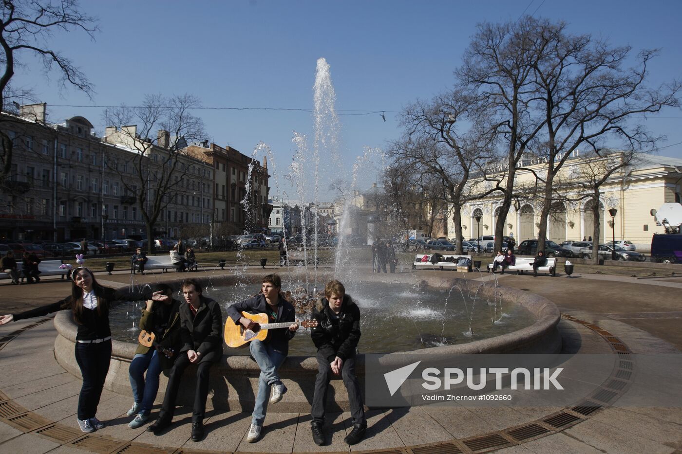 Fountain season starts in St. Petersburg