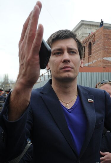 Rally in support of newly elected Astrakhan mayor