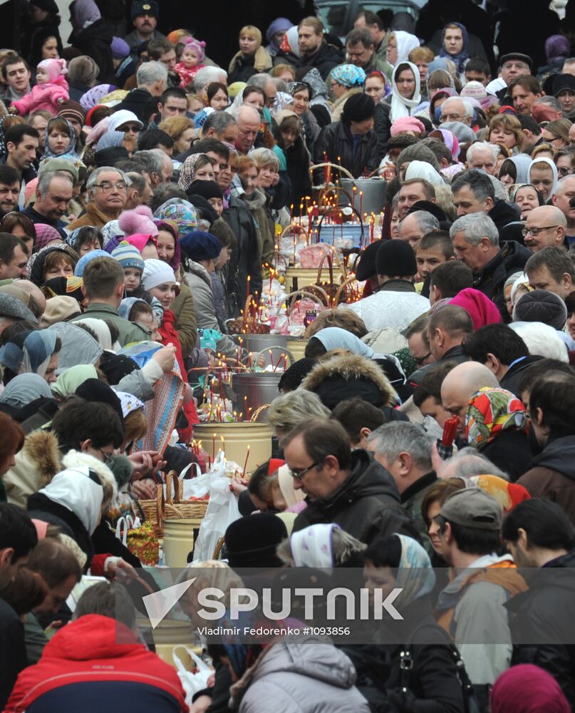 Easter cakes consecrated in Donskoi Monastery
