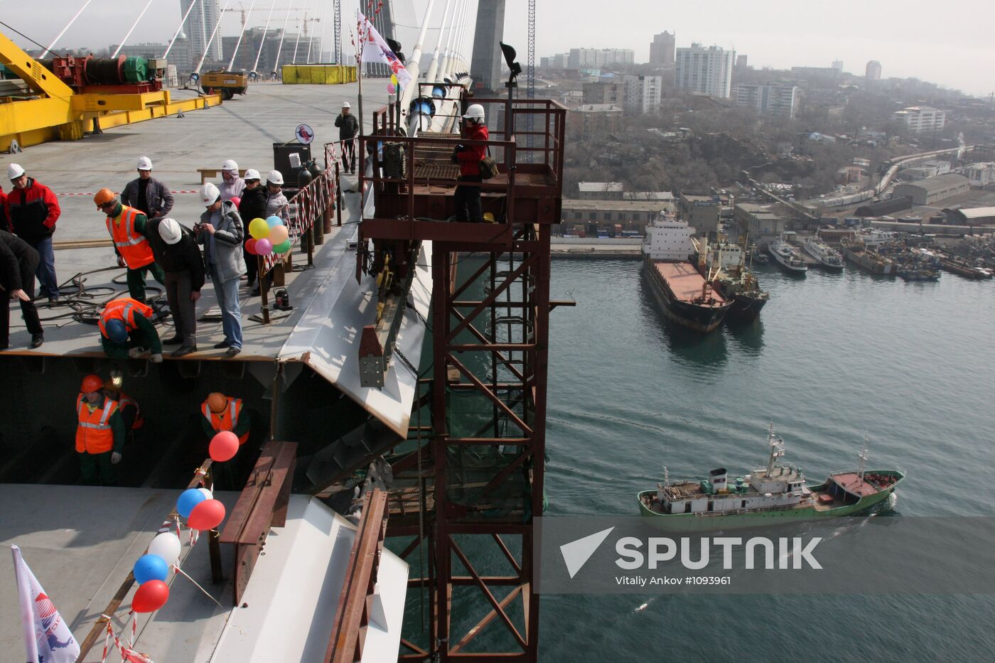 Last span connected in bridge over Golden Horn Bay, Vladivostok