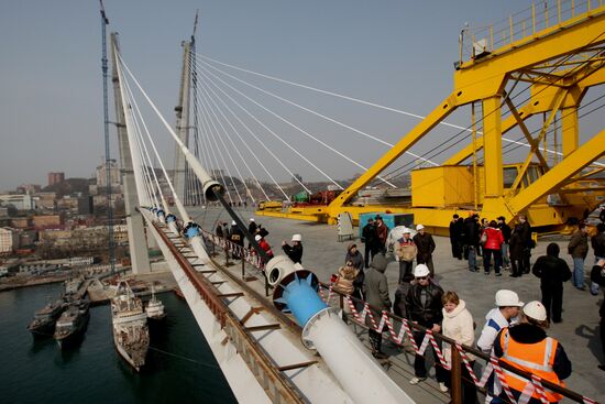 Bridge being built over Golden Horn Bay in Vladivostok