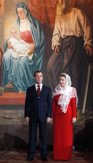 Medvedev at Christ the Savior Cathedral in Moscow