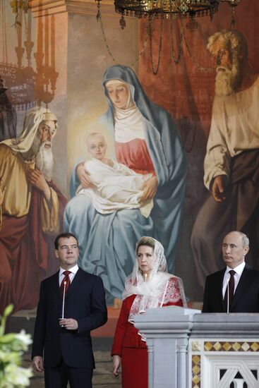 Medvedev and Putin at Christ the Savior Cathedral in Moscow