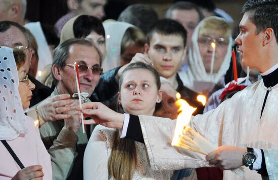 Festive Easter service in Christ the Savior cathedral in Moscow