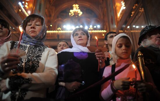 Festive Easter service in Christ the Savior cathedral in Moscow