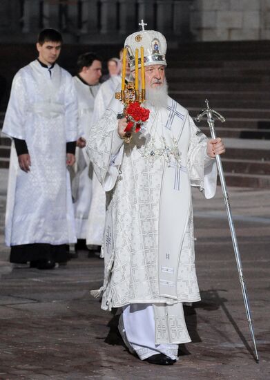 D. Medvedev and V Putin in Christ the Savior Cathedral in Moscow