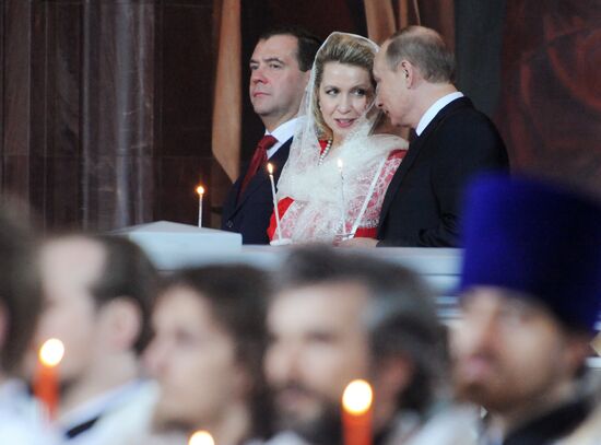 Medvedev and Putin at Christ the Savior Cathedral in Moscow