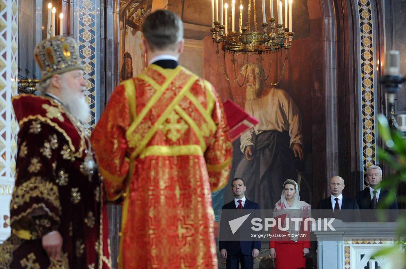 Medvedev and Putin at Christ the Savior Cathedral in Moscow
