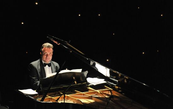 Concert presents Alexei Ivashchenko's new album