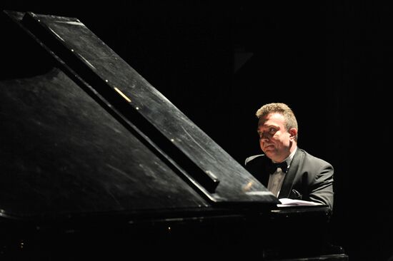 Concert presents Alexei Ivashchenko's new album