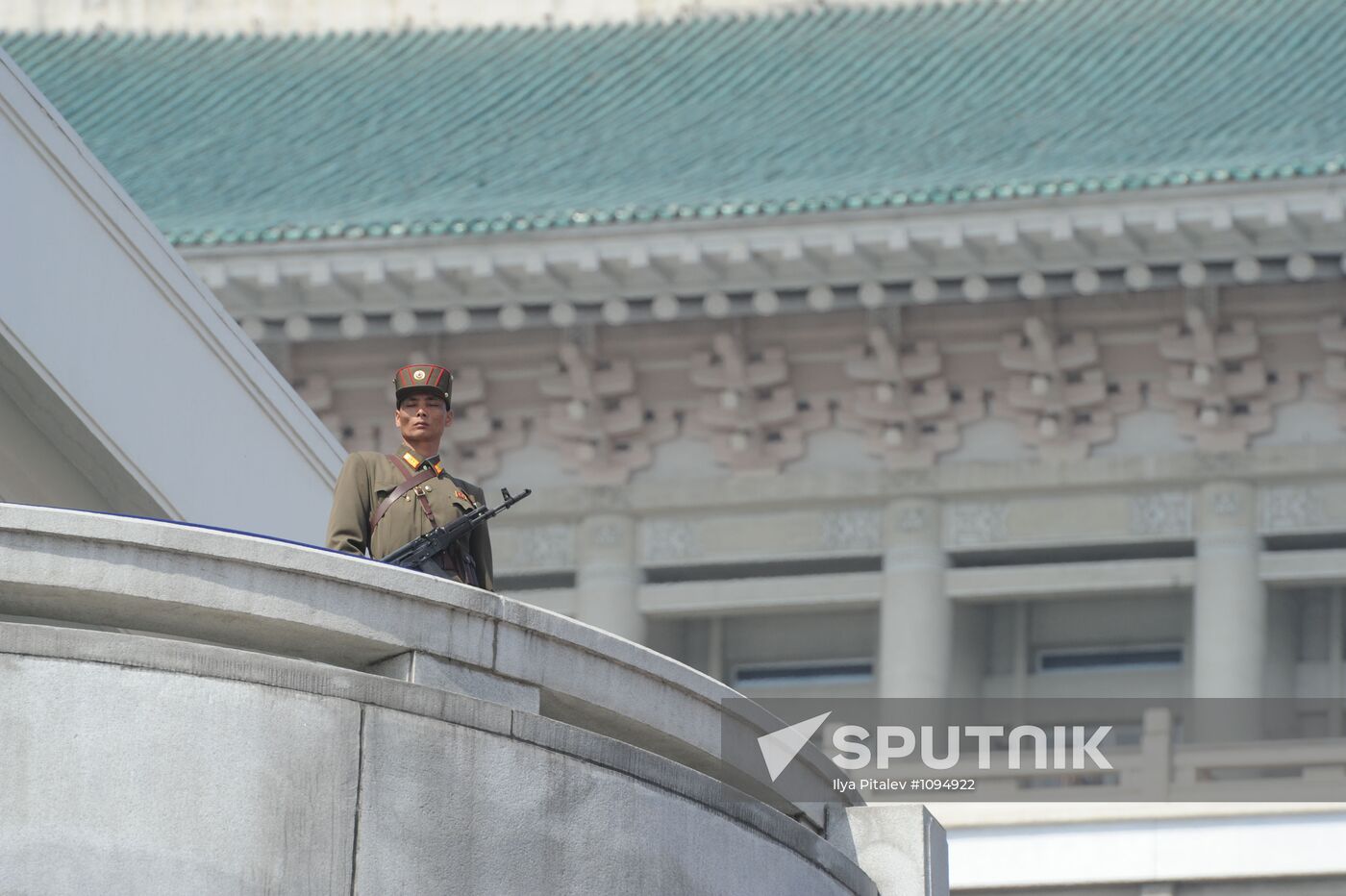 Military parade marks Kim Il-sung's 100th birthday