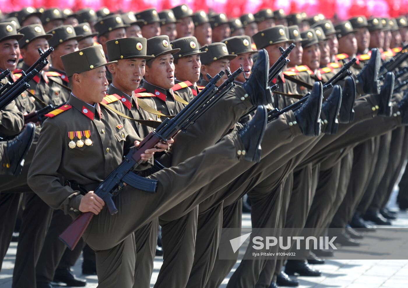 Military parade marks Kim Il-sung's 100th birthday
