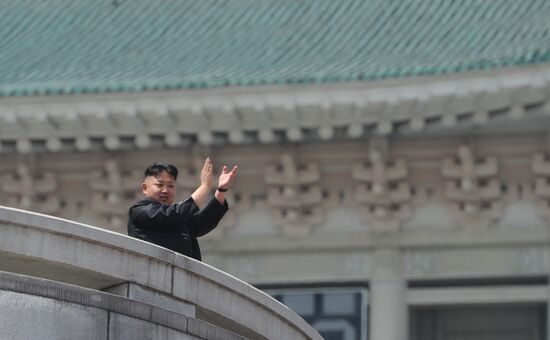 Military parade marks Kim Il-sung's 100th birthday