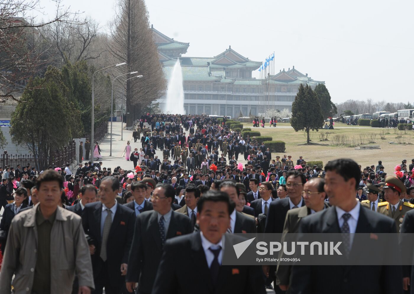 Military parade marks Kim Il-sung's 100th birthday