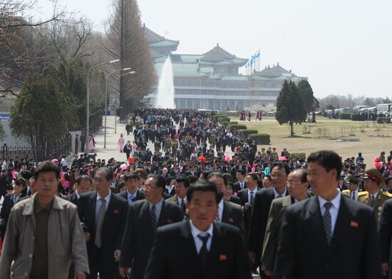 Military parade marks Kim Il-sung's 100th birthday