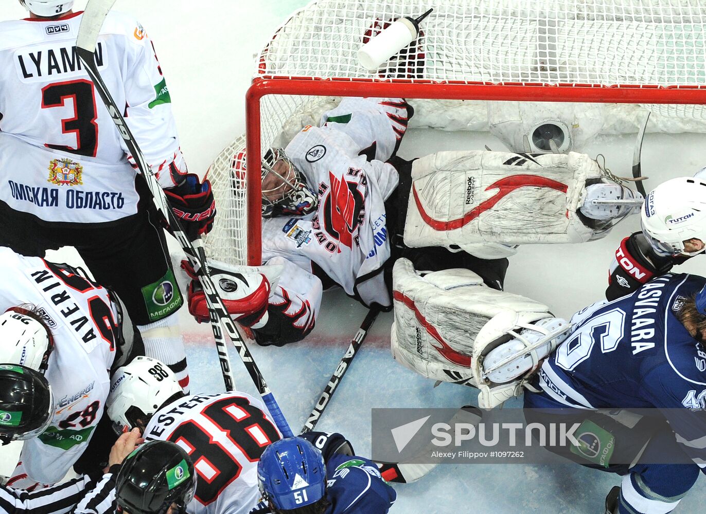 Hockey KHL. Match Dynamo (Moscow) - Avangard