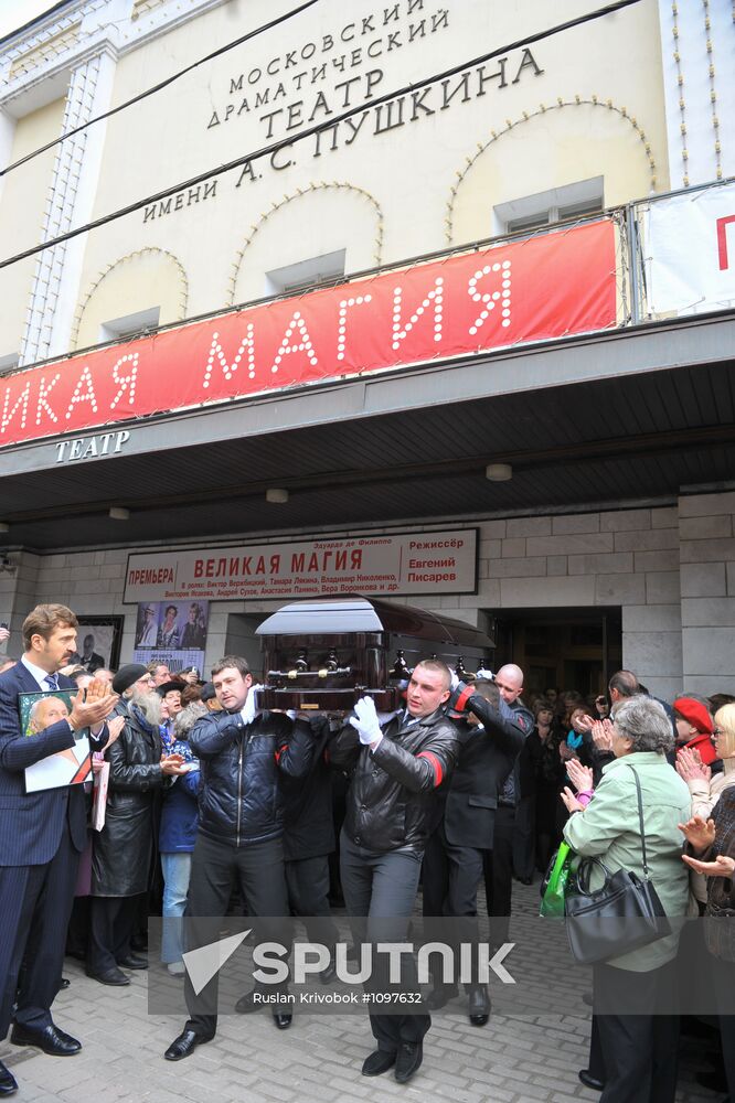 Paying last respects to Alexander Porokhovshchikov