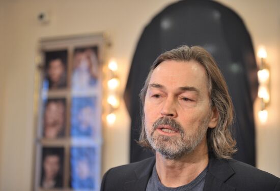 Paying last respects to Alexander Porokhovshchikov