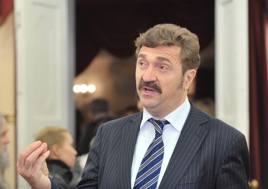 Paying last respects to Alexander Porokhovshchikov
