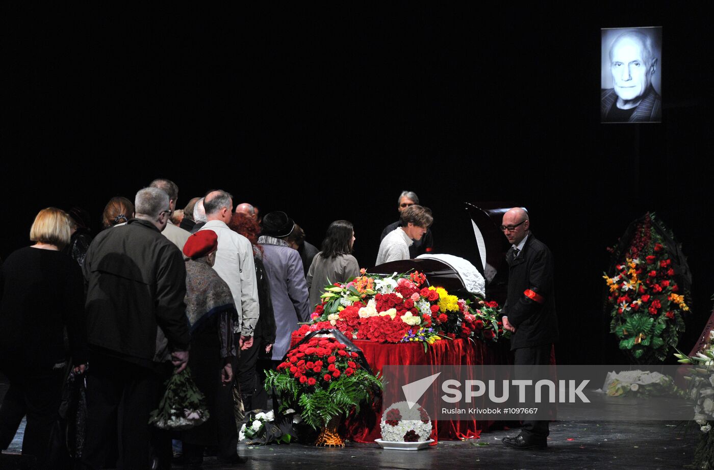 Paying last respects to Alexander Porokhovshchikov