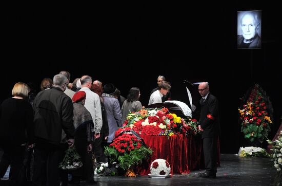 Paying last respects to Alexander Porokhovshchikov