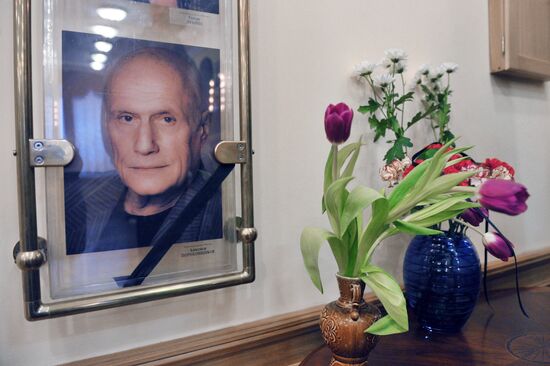 Paying last respects to Alexander Porokhovshchikov