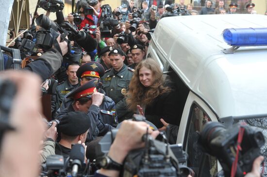 Court hearing on Pussy Riot case