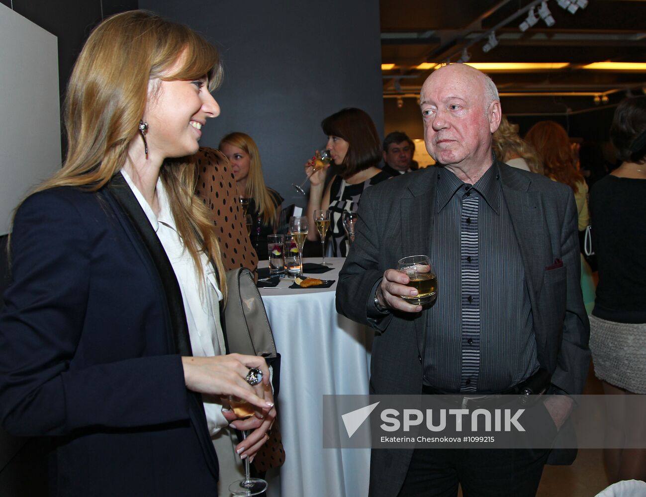 Presentation of "Everything About Eve", a book of SNOB Project