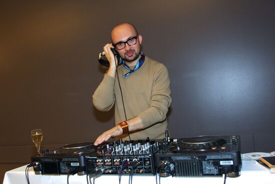 Presentation of "Everything About Eve", a book of SNOB Project