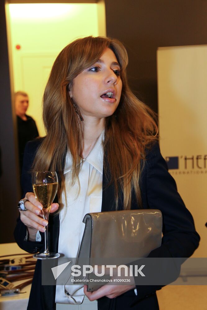 Presentation of "Everything About Eve", a book of SNOB Project