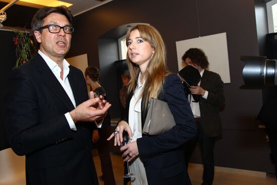 Presentation of "Everything About Eve", a book of SNOB Project