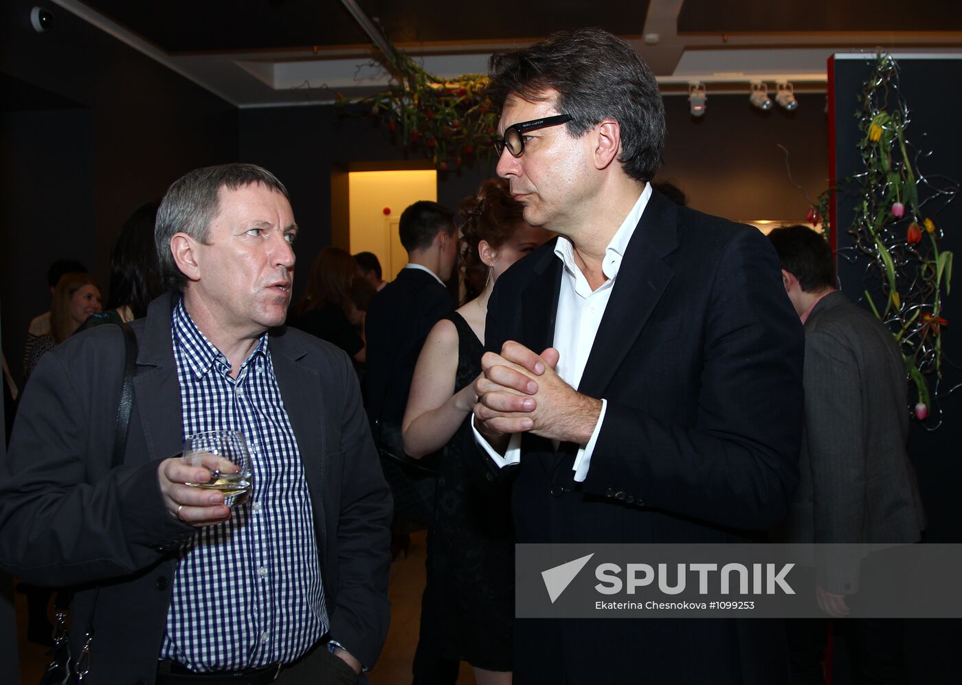 Presentation of "Everything About Eve", a book of SNOB Project