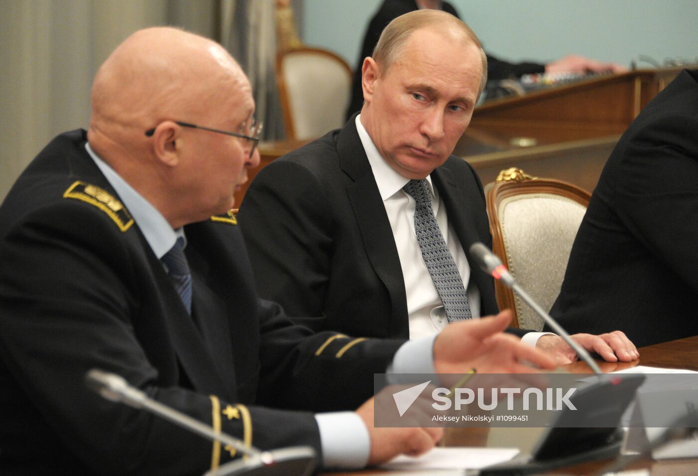 Vladimir Putin meets with members of Antarctic expedition