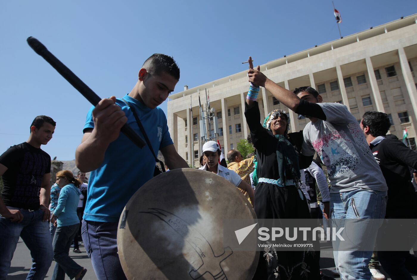 Rally to support President Bashar al-Asad in Damask