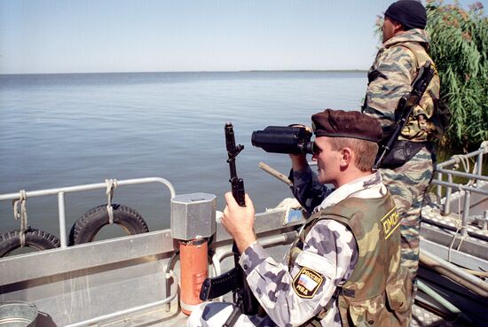 crack police  Volga protection poachers 