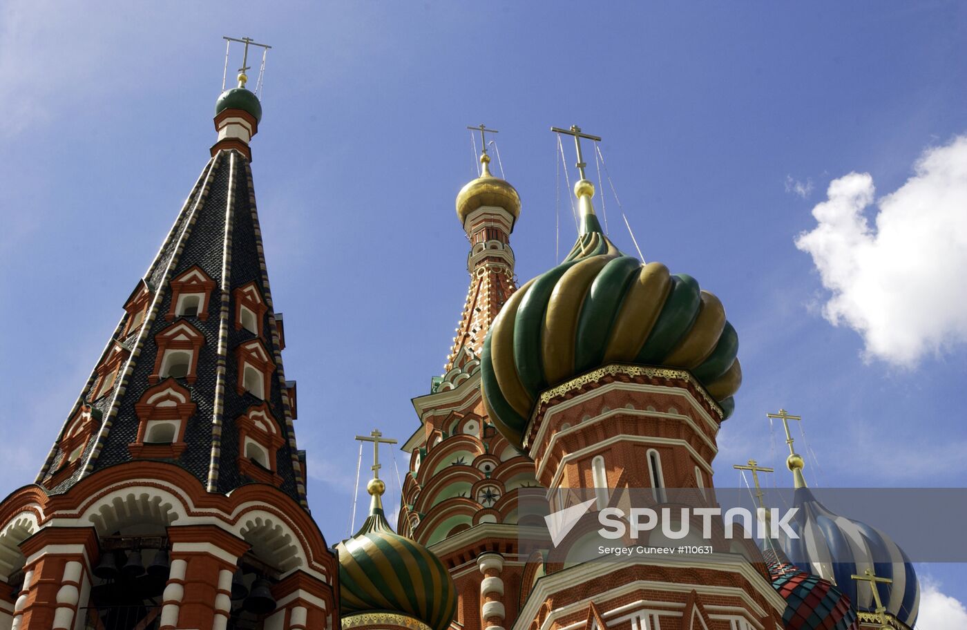 ST BASIL'S CATHEDRAL CUPOLAS