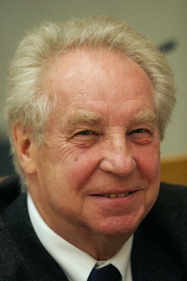 LEONOV