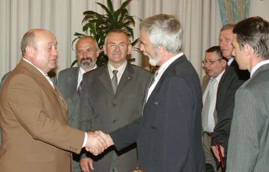 FRADKOV MEETING POLAR EXPLORERS 
