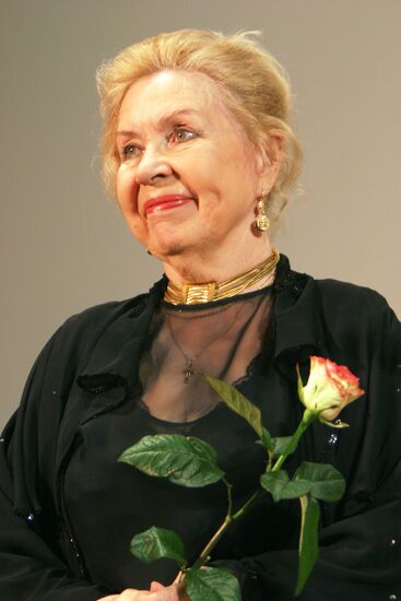MAKAROVA 