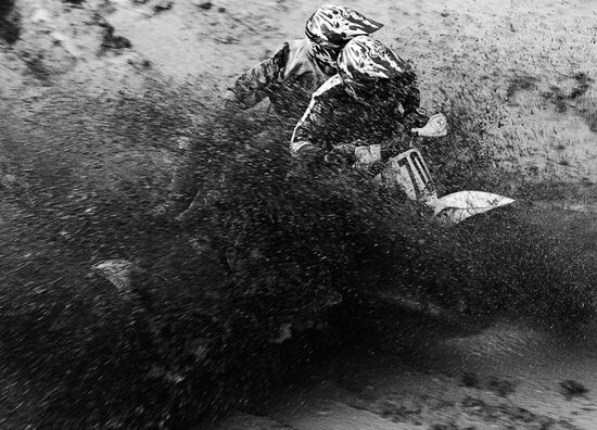 MOTOCROSS